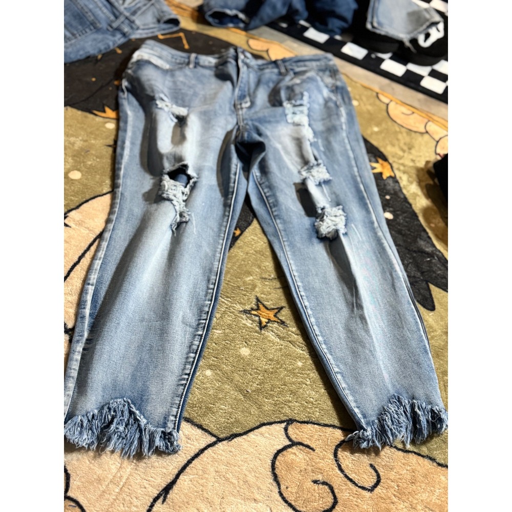 Elite Jeans Mid Rise Ankle Distressed Frayed Hem Light Wash Denim Jeans 17/18